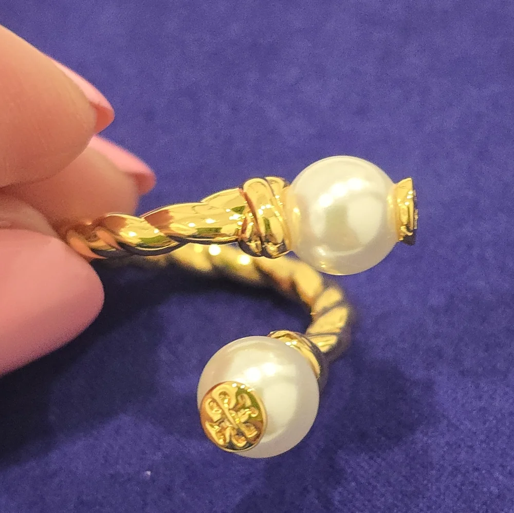 Tory Burch Twisted Pearl Ring Size 6